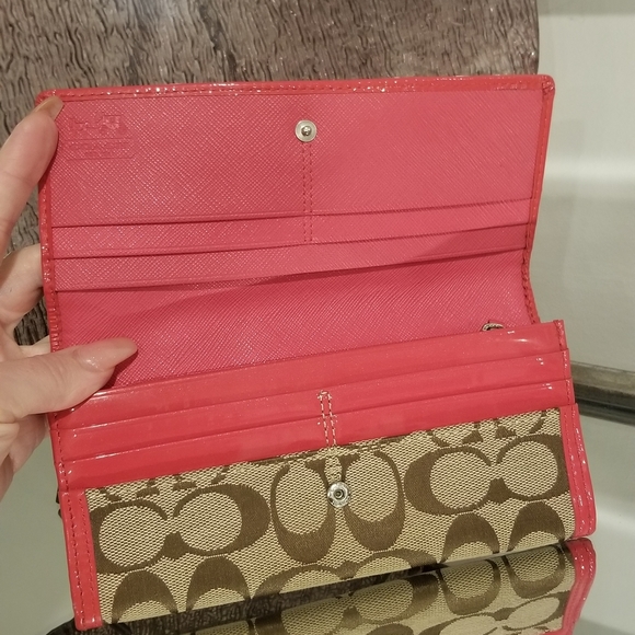 COACH Khaki Signature C Wallet w/ Watermelon Patent Leather - Picture 7 of 12